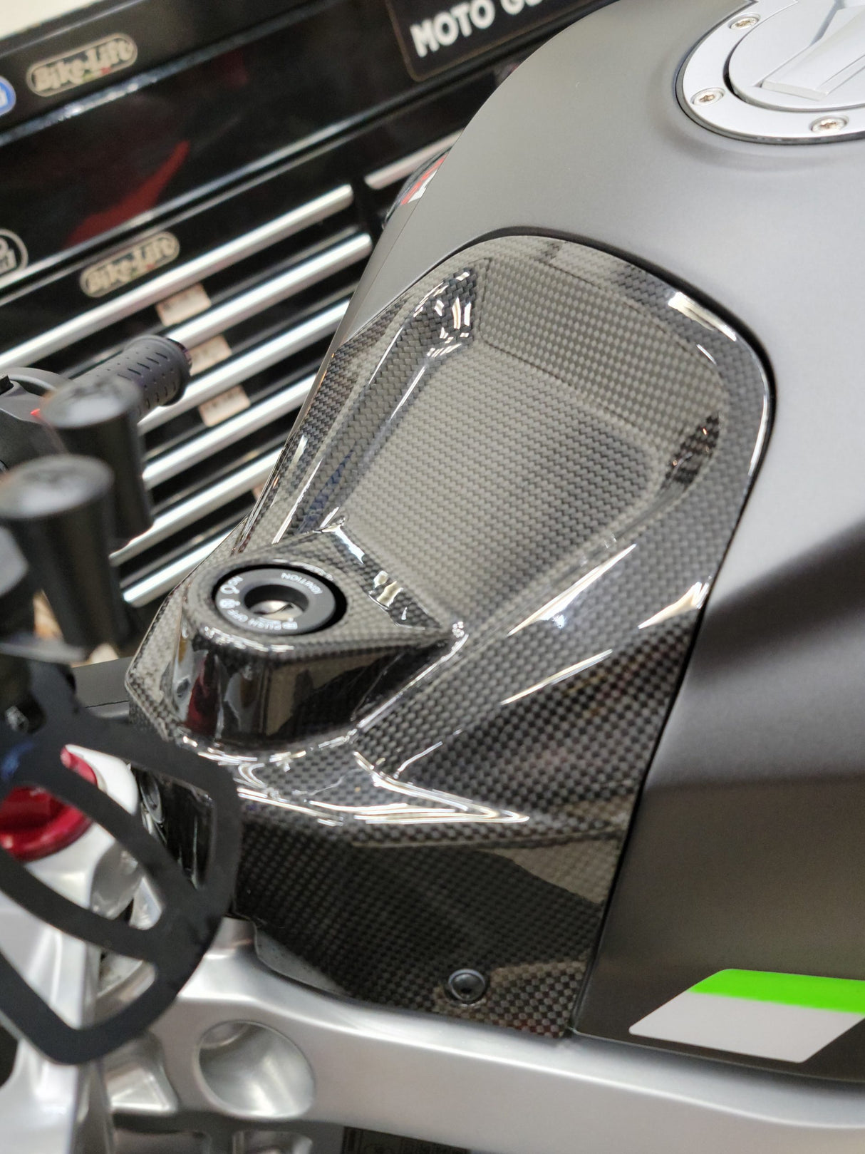 APRILIA Tuono 660 Carbon Fiber Key Lock Cover