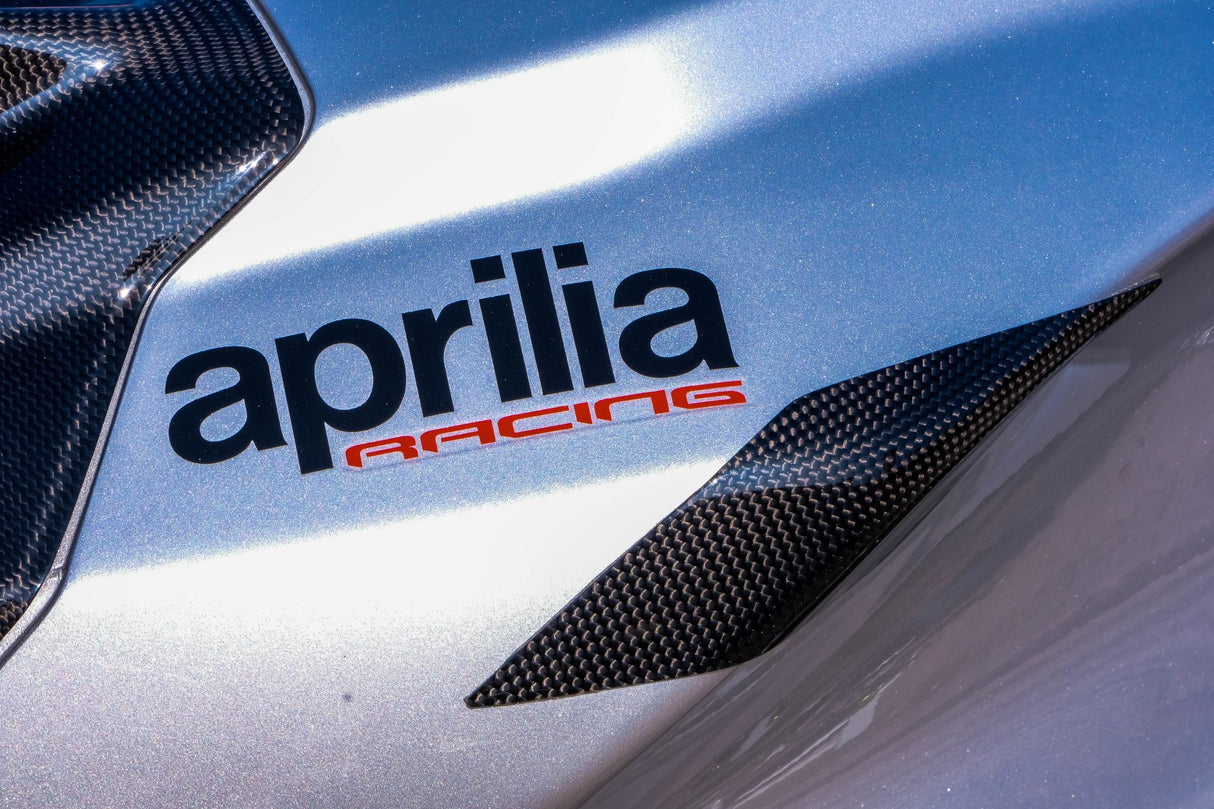 APRILIA Tuono V4 1100 RR / Factory 2015-2020 Carbon Fiber Tank Sliders