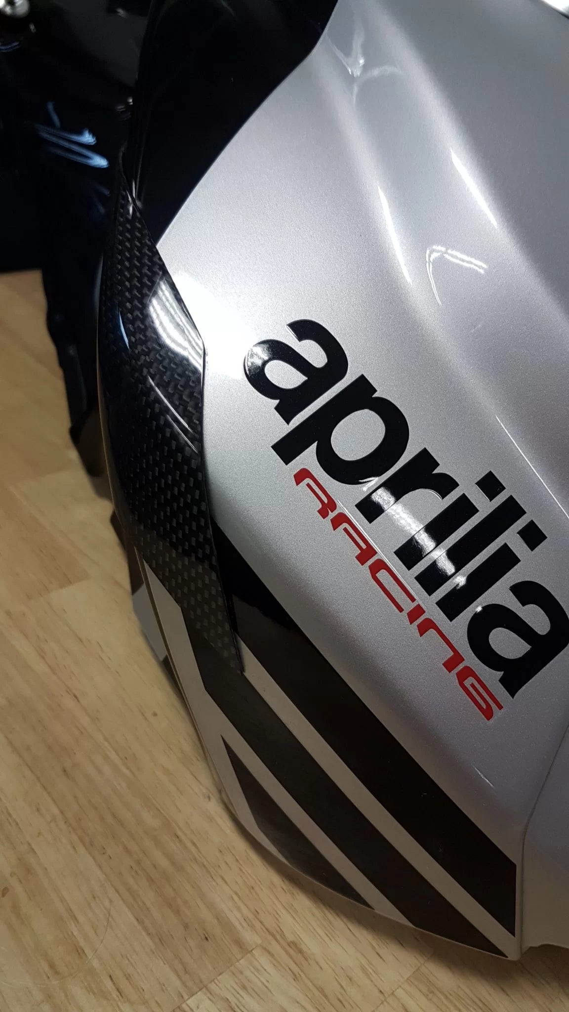 APRILIA RSV4 2015-2020 RR/RF Carbon Fiber Tank Sliders