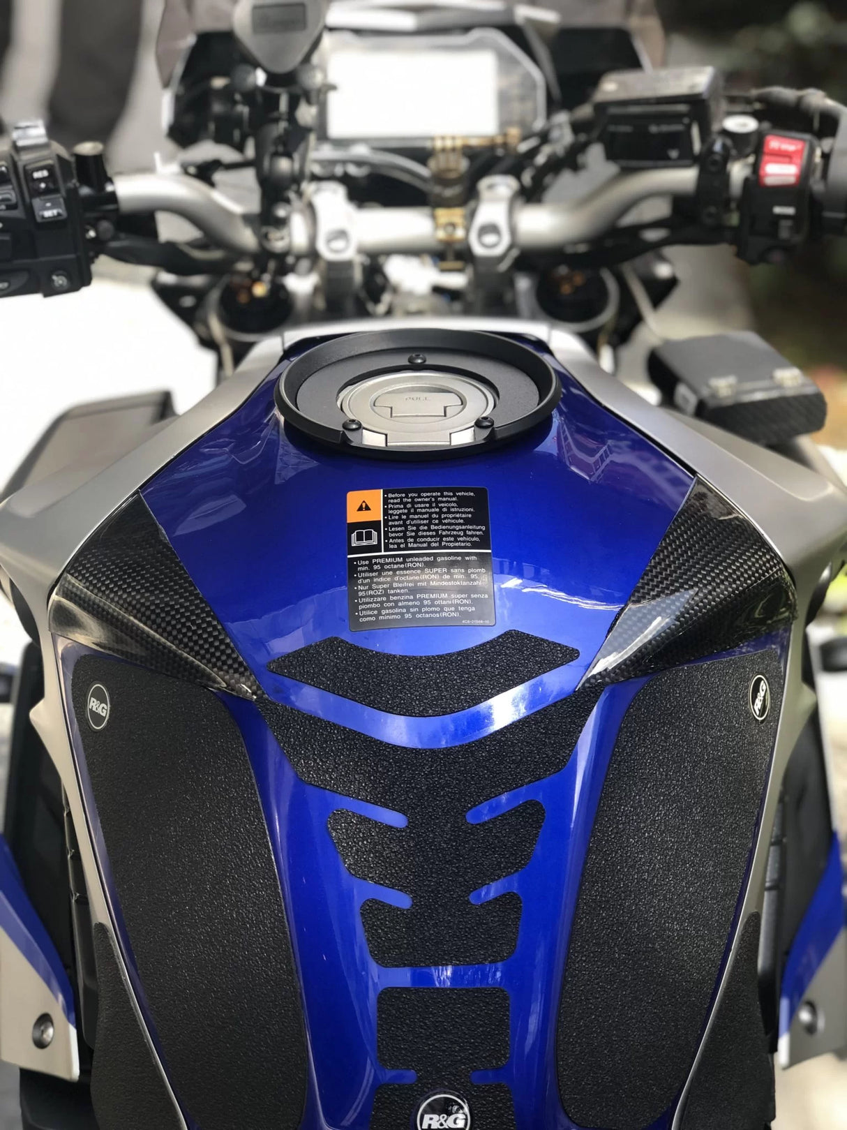 YAMAHA MT10 FZ10 2016-2024 Carbon Fiber Tank Sliders