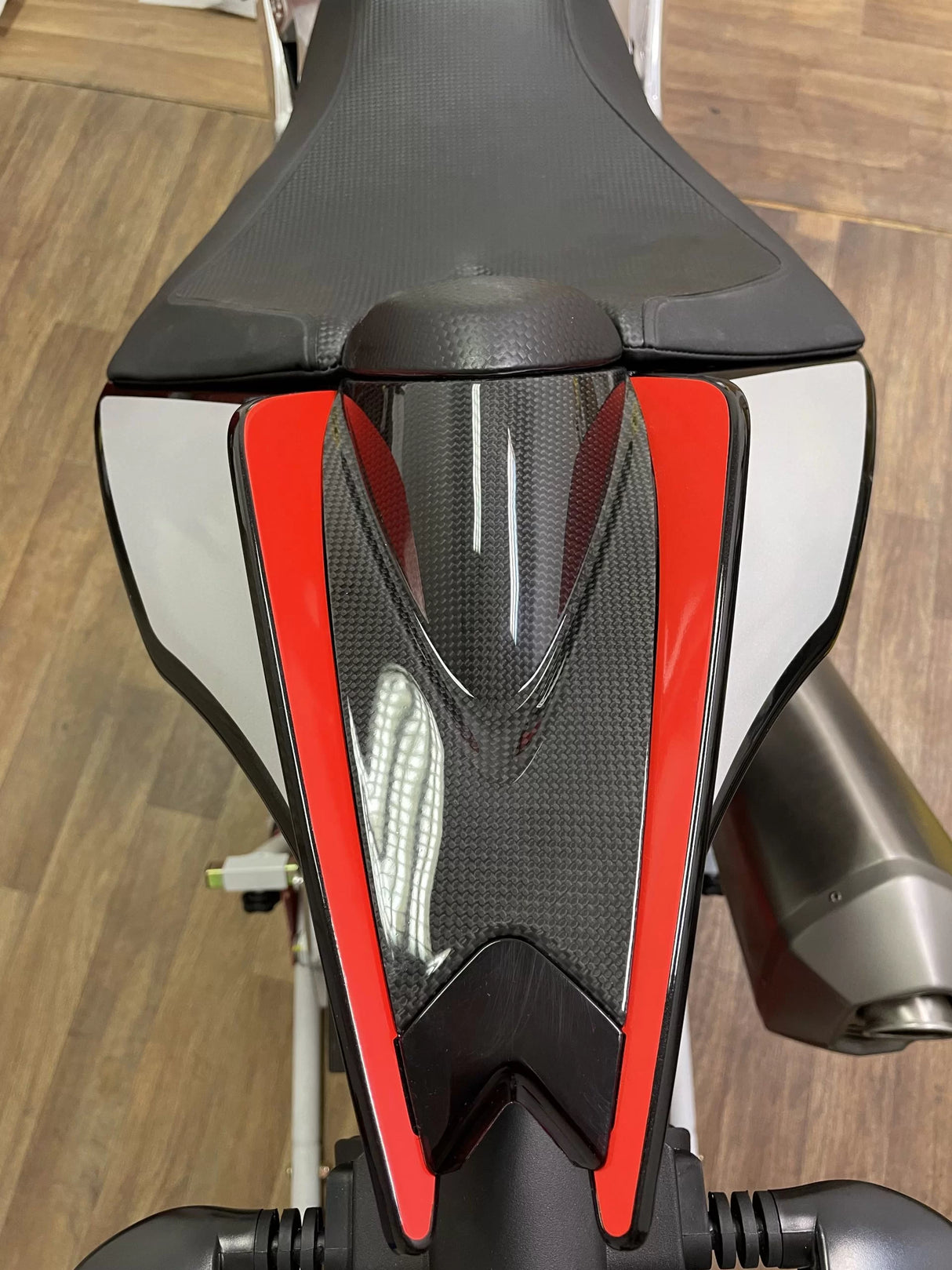 APRILIA RSV4 2009-2020 Carbon Fiber Pillion Rear Seat Cover