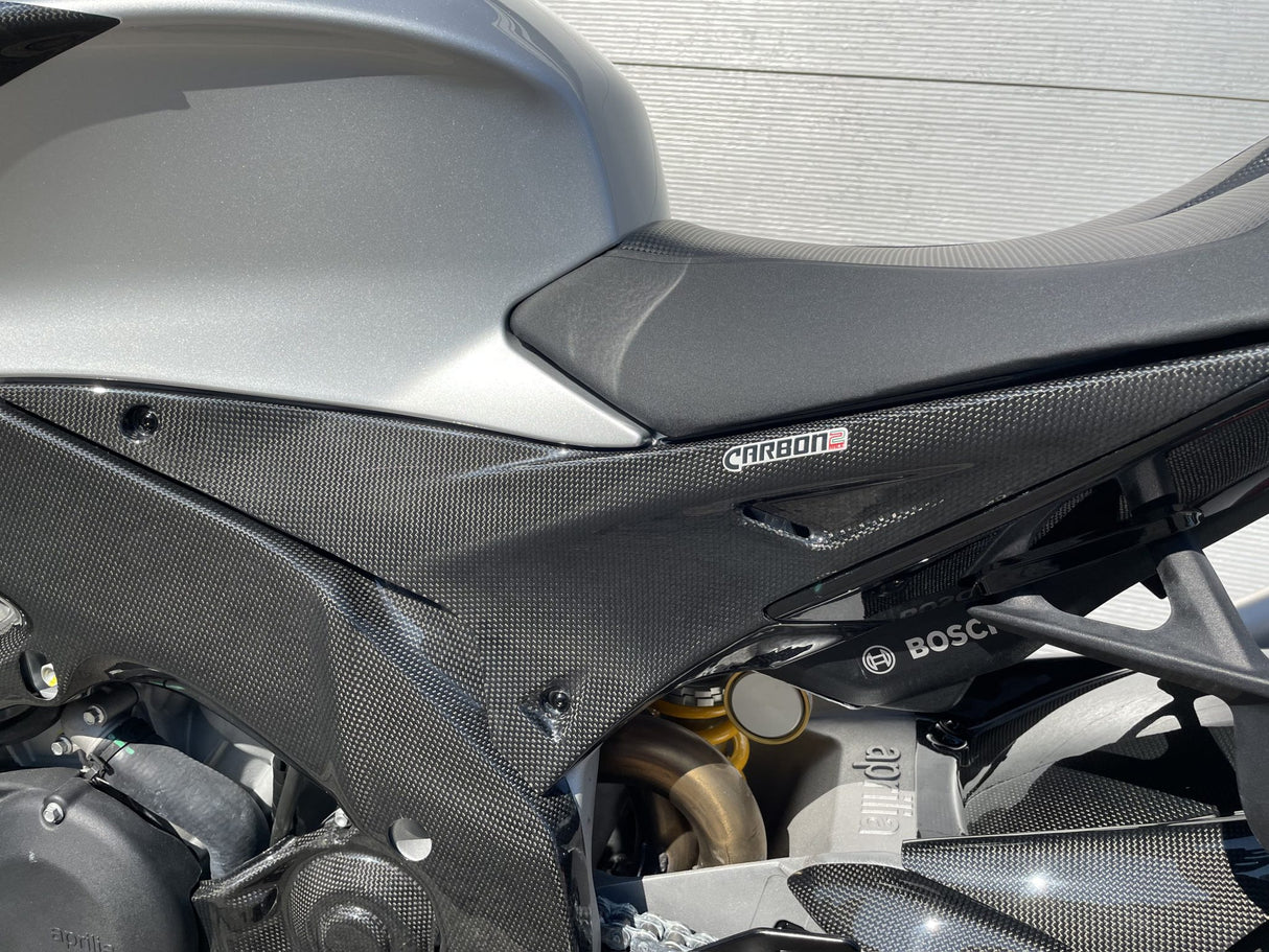 APRILIA Tuono V4 1000 / 1100 RR 2011-2020 Carbon Fiber Under Tank Panels