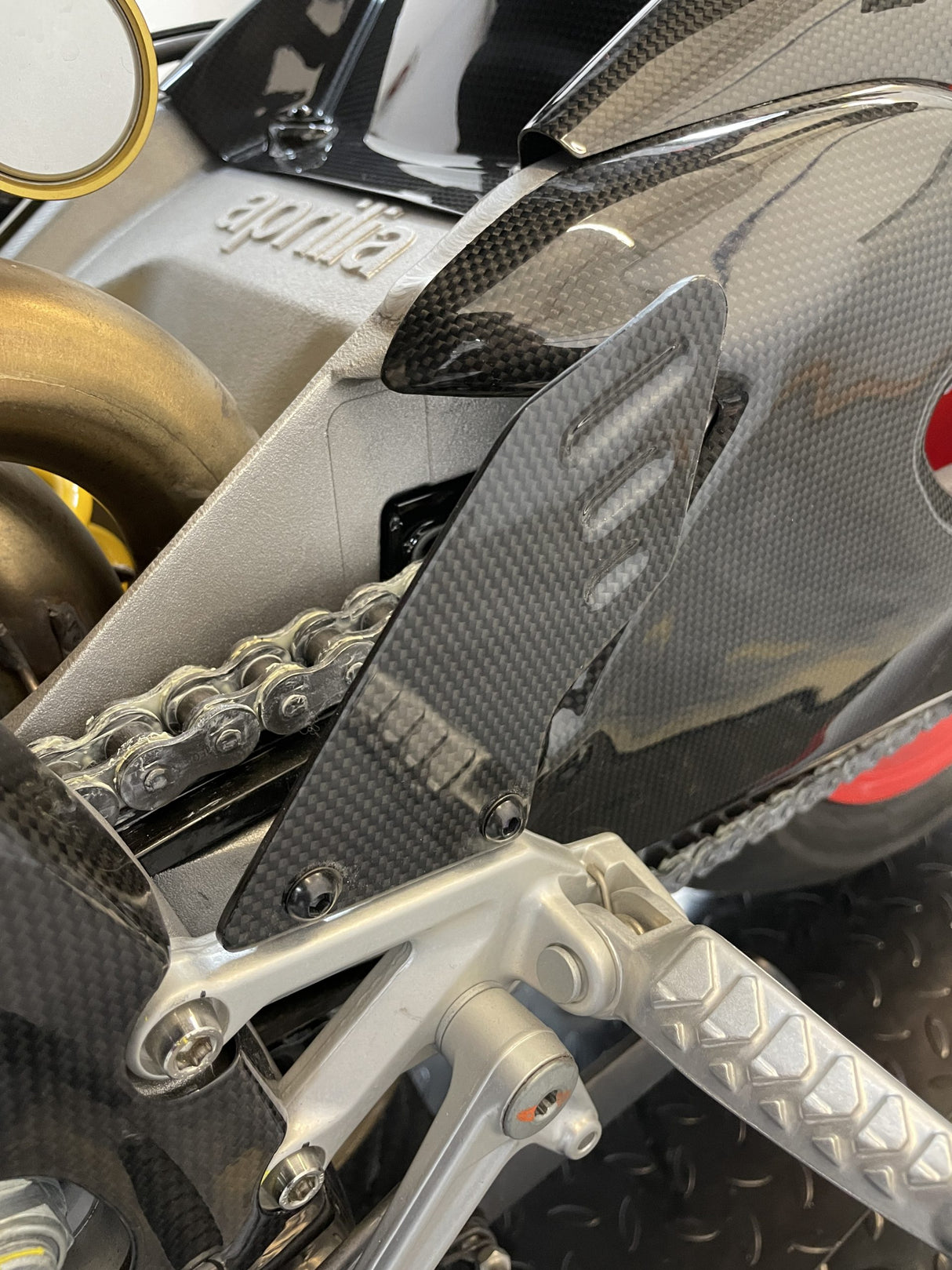 APRILIA RSV4 2009-2023 RR / RF Carbon Fiber Heel Plates