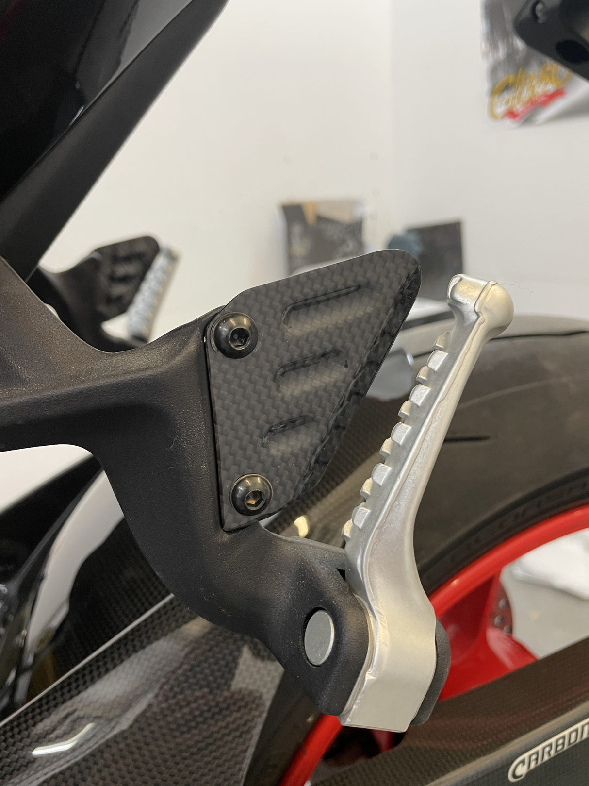 APRILIA RSV4 2009-2023 RR / RF Carbon Fiber Co-pilot Heel Plates