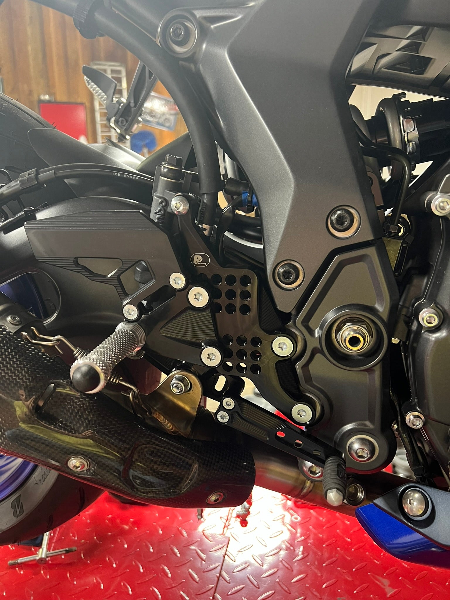 Rear Set Yamaha R7 2021+ with reverse shifting – msliders
