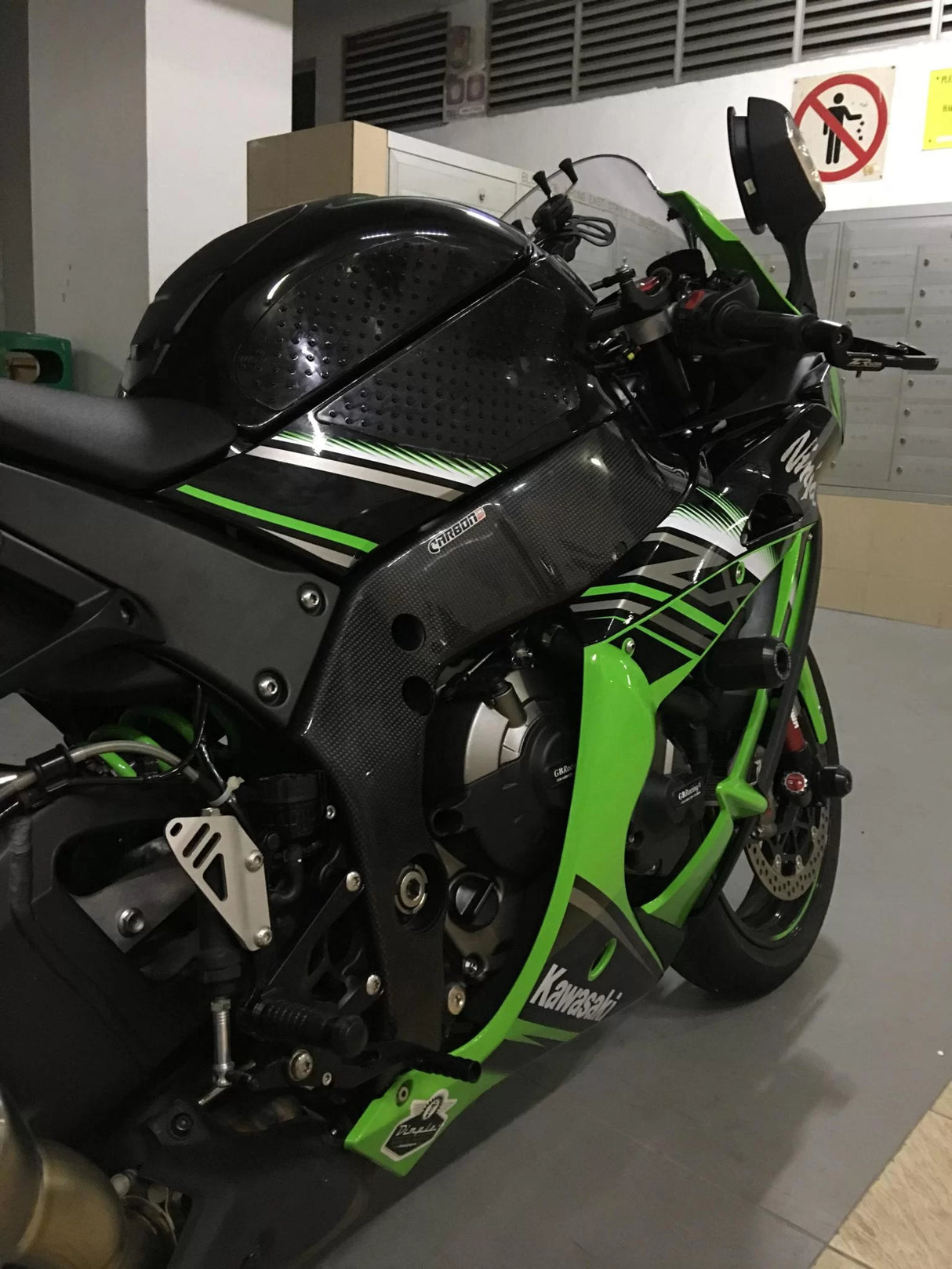 Kawasaki ZX10R 2016-2024 Carbon Fiber Frame Covers